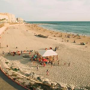 No 5 , Cádiz España